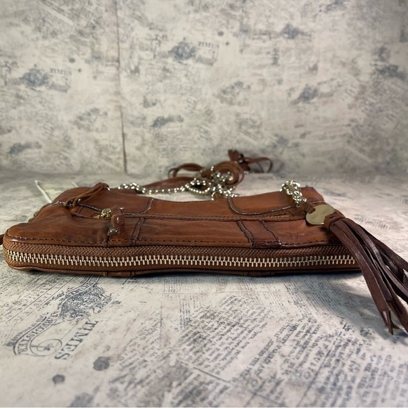 Olivia Harris Moto Chain Mio Black Leather Cross Body Bag - Picture 6 of 16